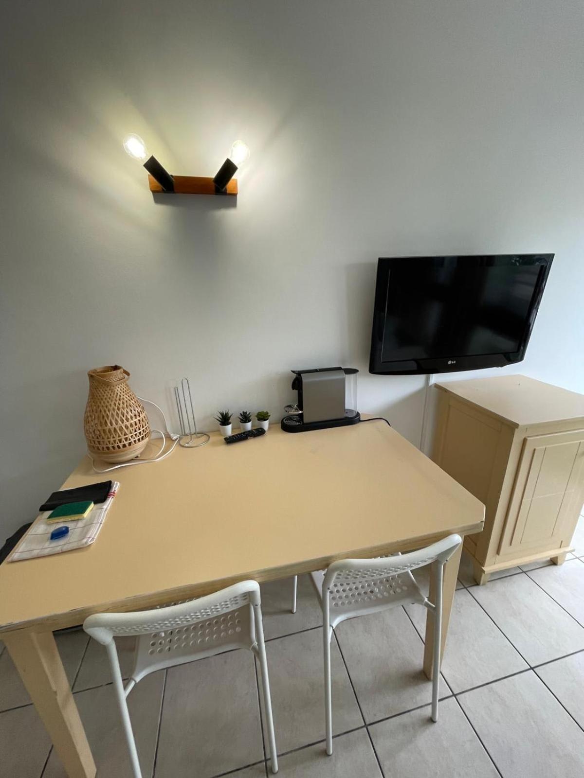 06U - Beautiful Studio In Residence - Swimming Pool And Tennis Court Saint-Laurent-du-Var Buitenkant foto