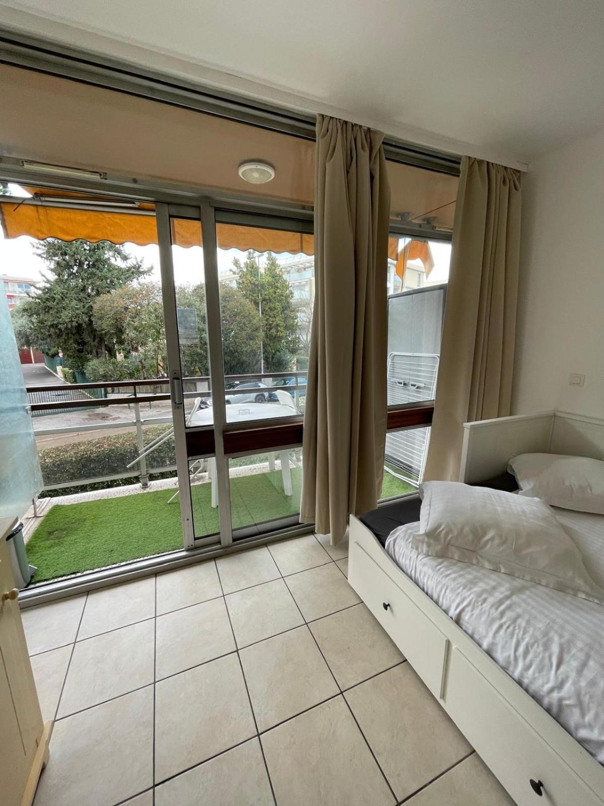 06U - Beautiful Studio In Residence - Swimming Pool And Tennis Court Saint-Laurent-du-Var Buitenkant foto