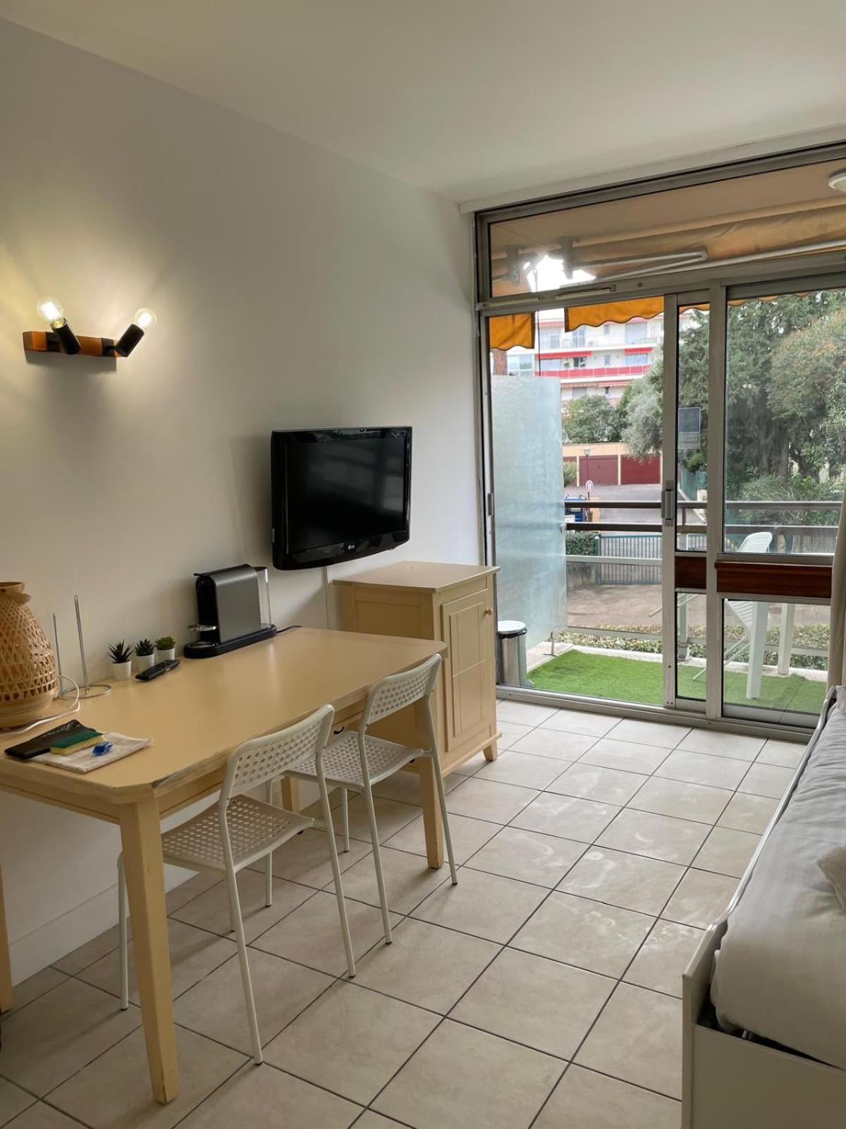 06U - Beautiful Studio In Residence - Swimming Pool And Tennis Court Saint-Laurent-du-Var Buitenkant foto